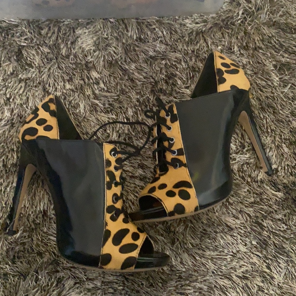Leopard Open Toe Booty Heels - Picture 3 of 11